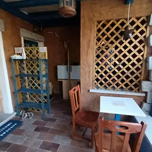 Couette-café Portopollo Surfhouse, Barrabisa